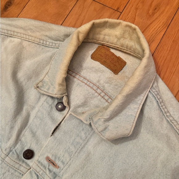 Vintage 1990s Levi’s trucker style distressed / worn Jean jacket size Small - Picture 15 of 16